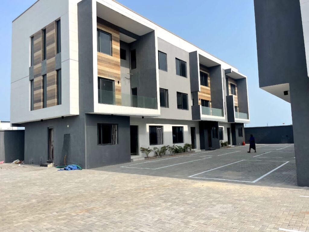 4 Bedroom Terrace Duplex with Boy's Quarters Terrace Duplex with Boy's Quarters (1)