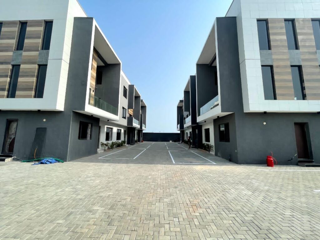 4 Bedroom Terrace Duplex with Boy's Quarters Terrace Duplex with Boy's Quarters (3)