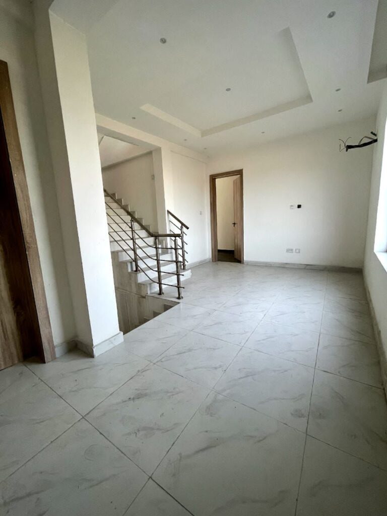 4 Bedroom Terrace Duplex with Boy's Quarters Terrace Duplex with Boy's Quarters (6)