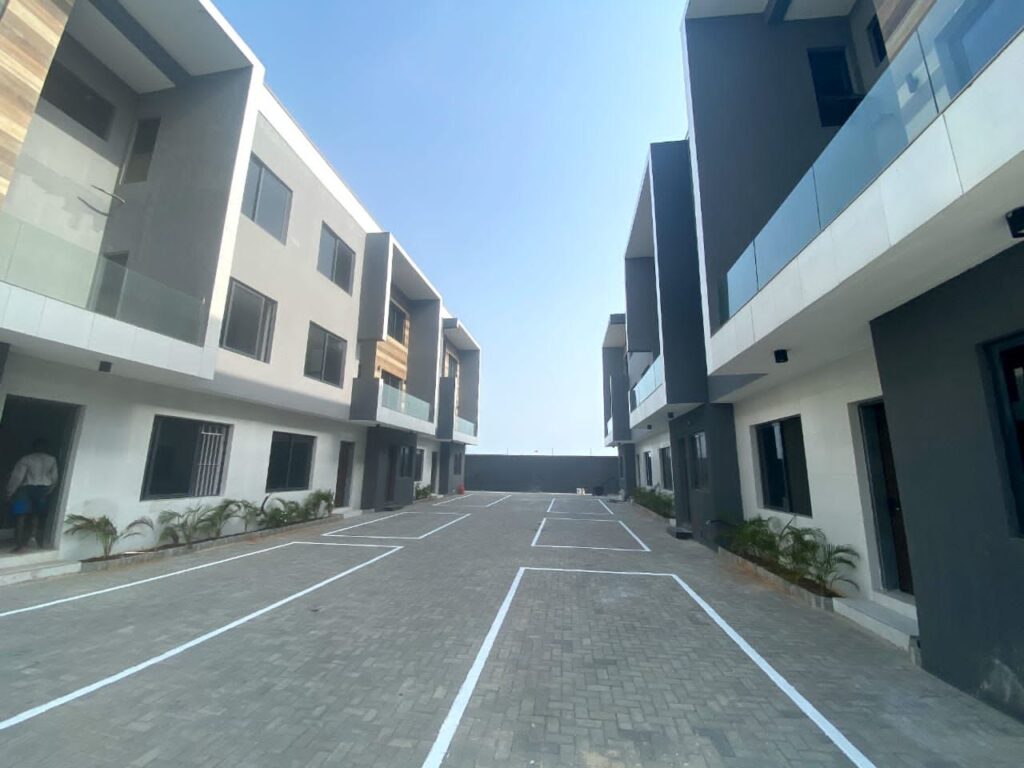 4 Bedroom Terrace Duplex with Boy's Quarters Terrace Duplex with Boy's Quarters (8)