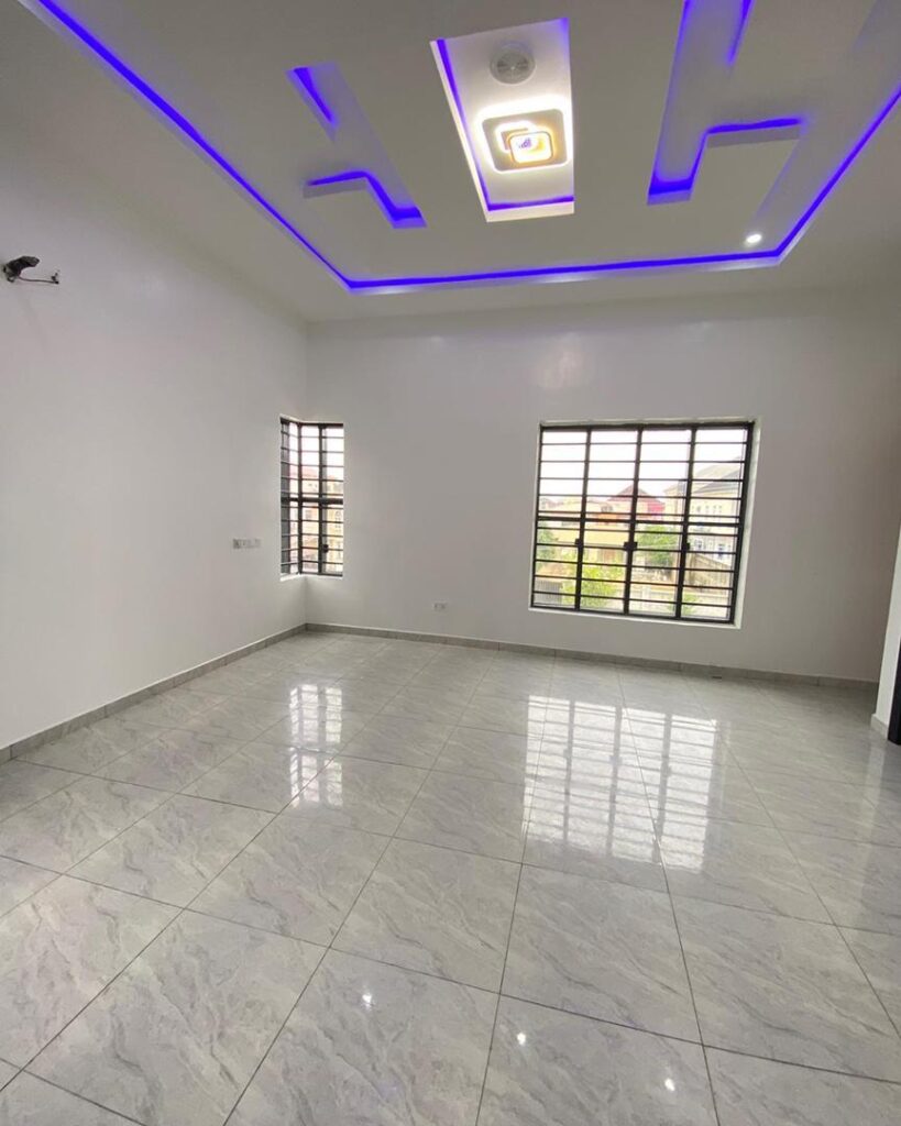 5 Bedroom Detached Duplex With BQ Ikota (2)